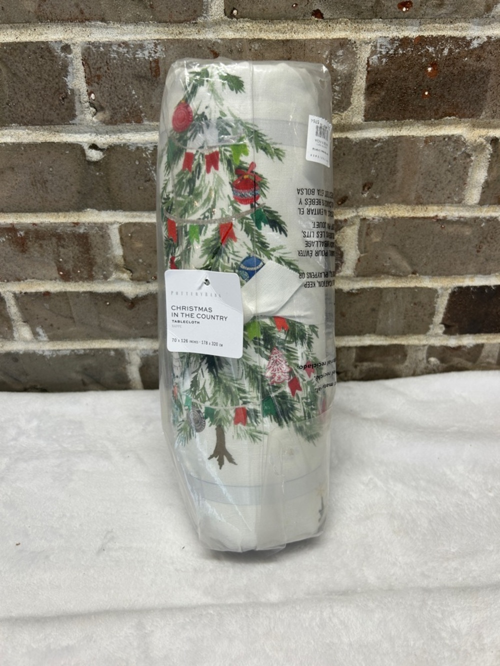 Pottery Barn Christmas in the Country Tablecloth 70" x 126" Dining Linen NWT